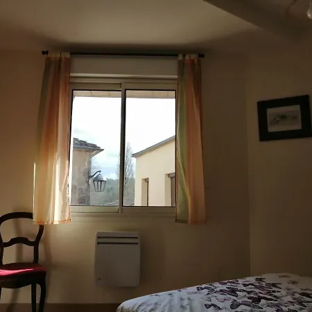 Grande Maison De Avec Cheminee Et Loggia *