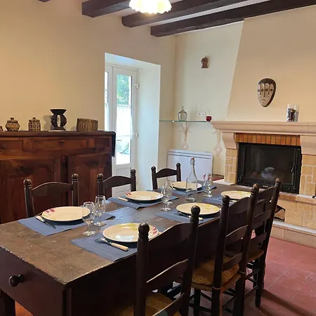 Grande Maison De Avec Cheminee Et Loggia Holiday home
